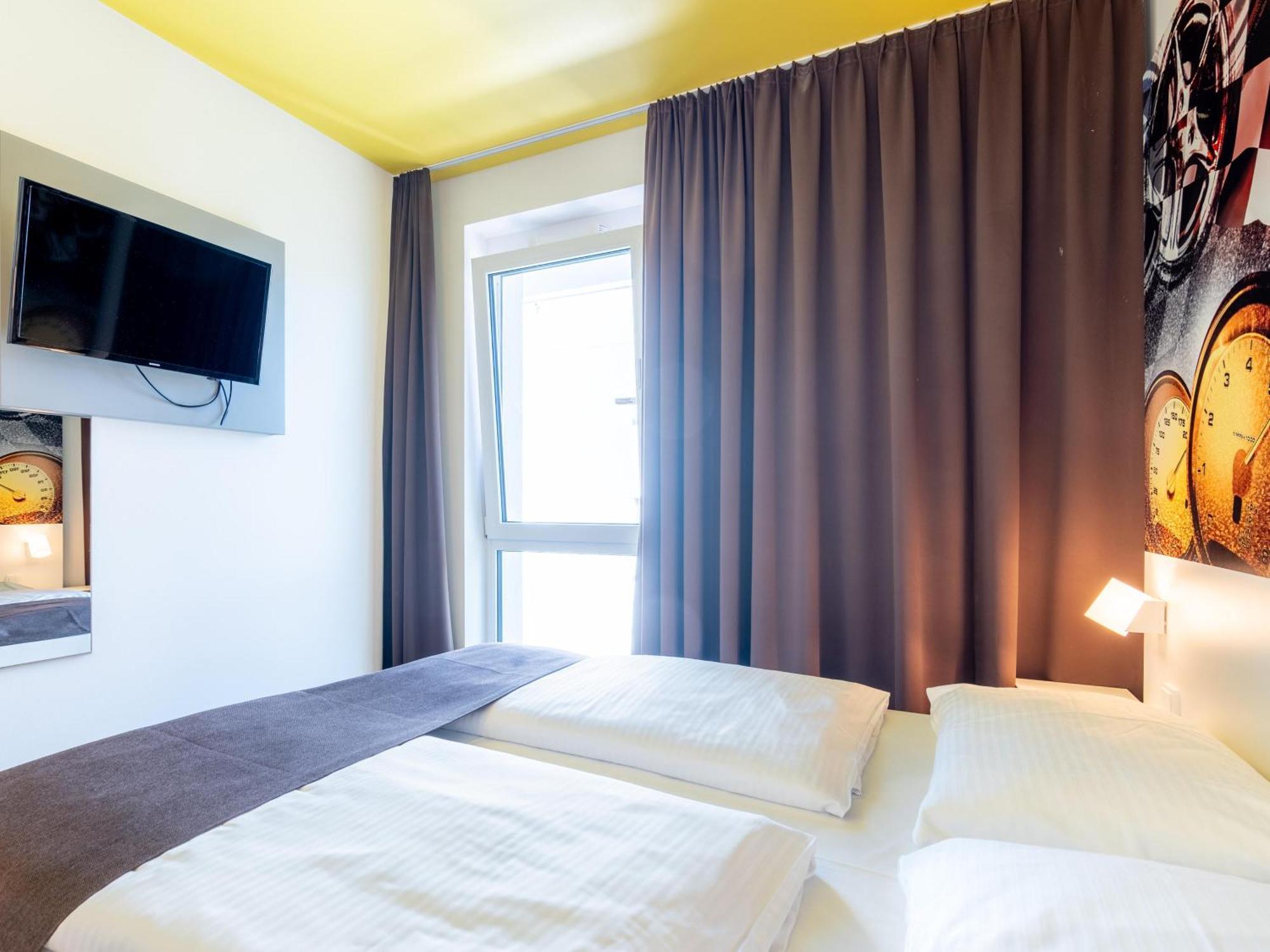 B&B Hotel Stuttgart-Zuffenhausen Екстер'єр фото