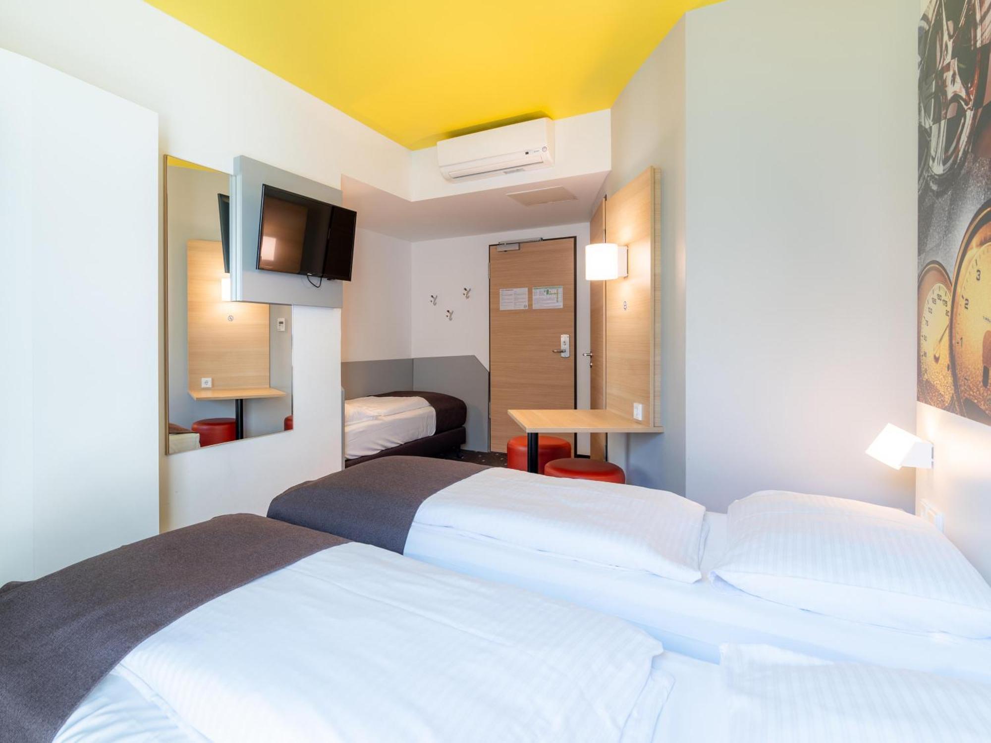 B&B Hotel Stuttgart-Zuffenhausen Екстер'єр фото