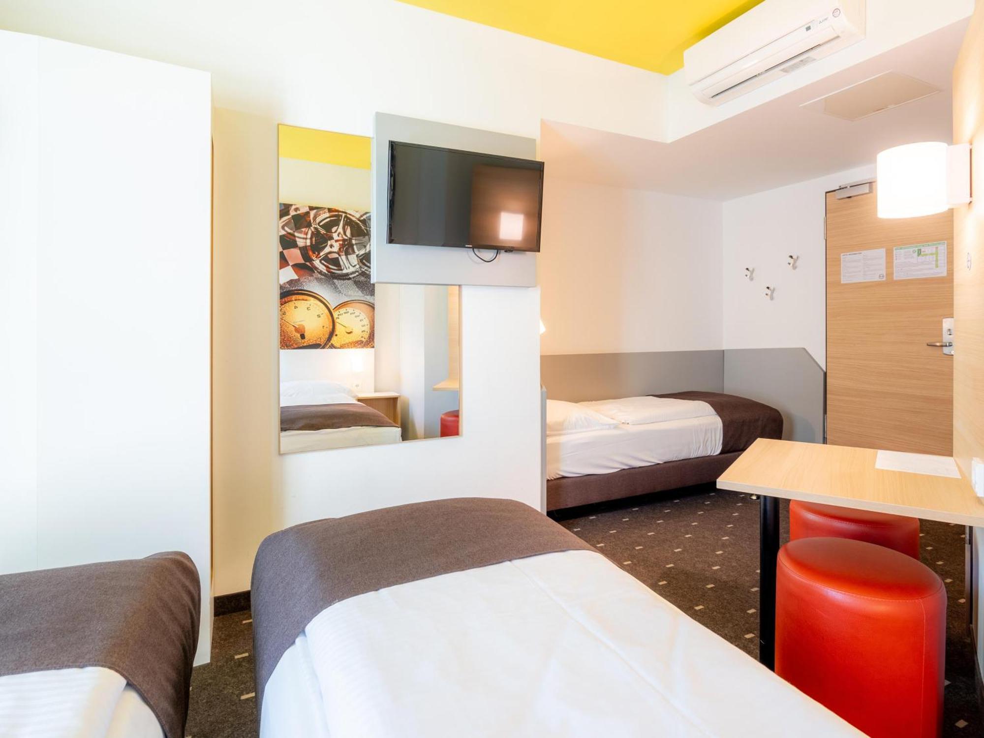 B&B Hotel Stuttgart-Zuffenhausen Екстер'єр фото