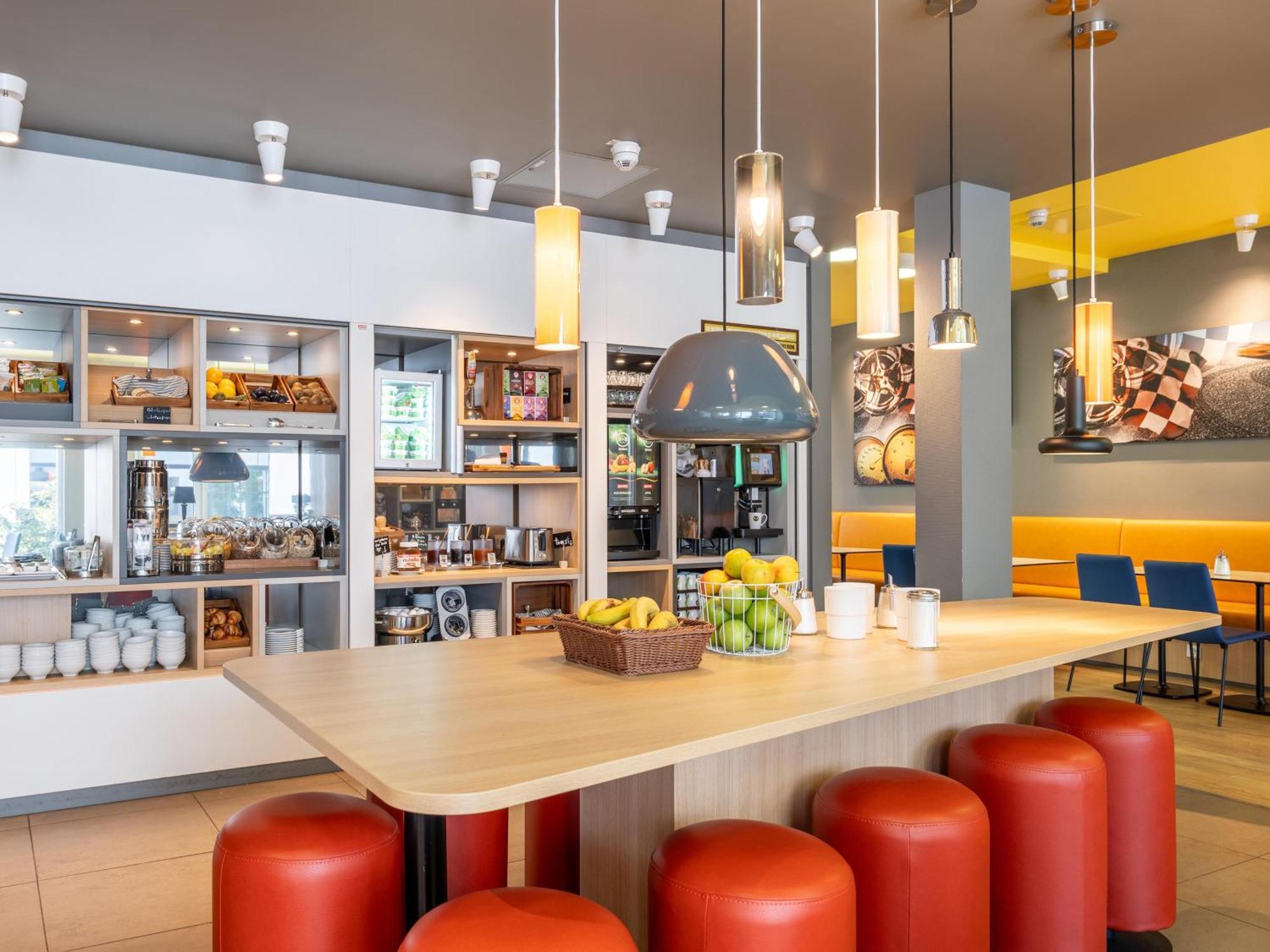 B&B Hotel Stuttgart-Zuffenhausen Екстер'єр фото